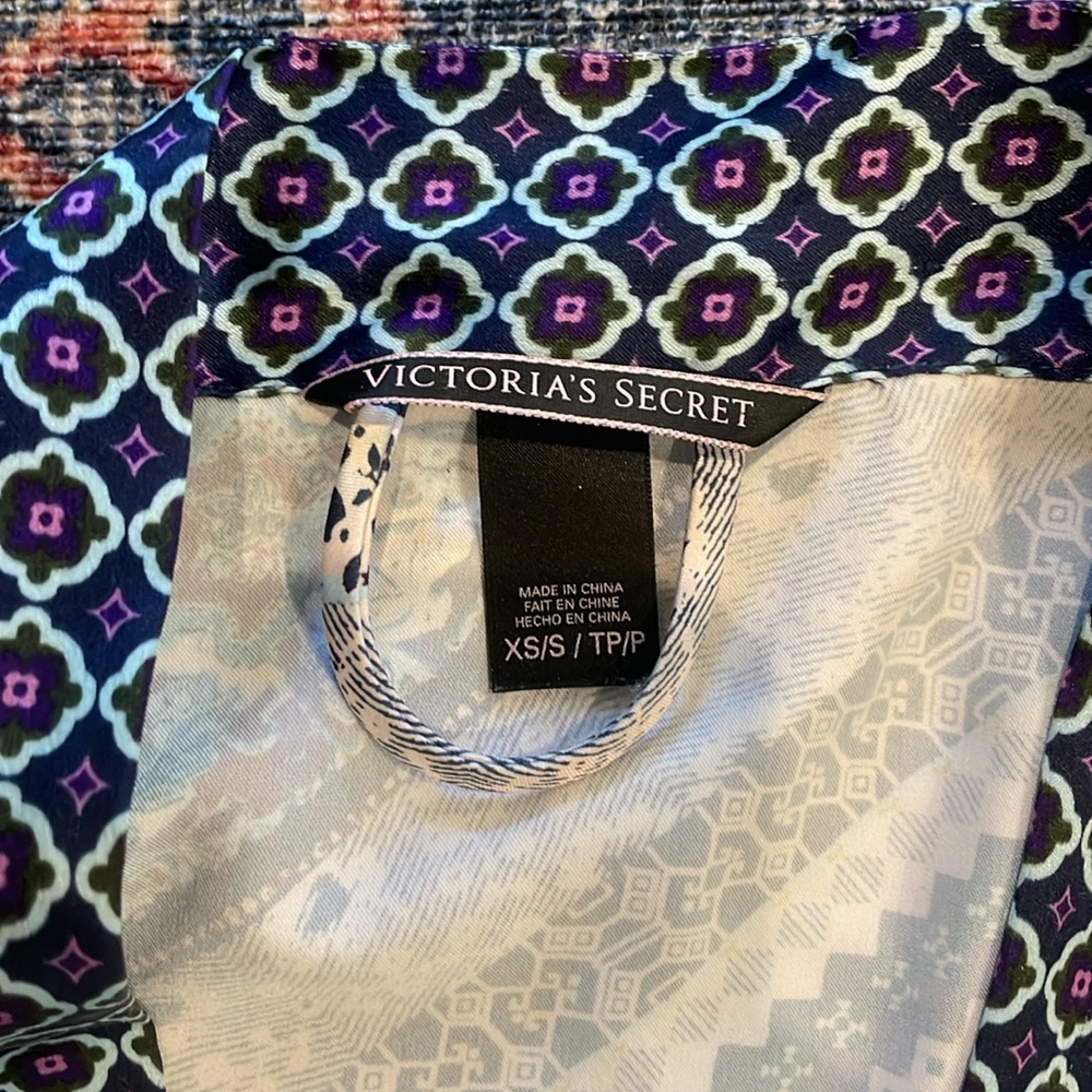 Victoria’s Secret robe XS - Picture 2 of 3